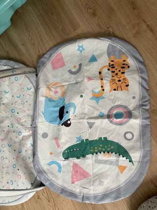 Manta de actividades para bebé con arcos y funda