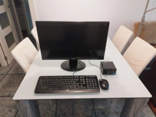 Mini PC Gigabyte con Monitor Benq