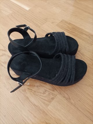 Sandalias negras con  plataforma