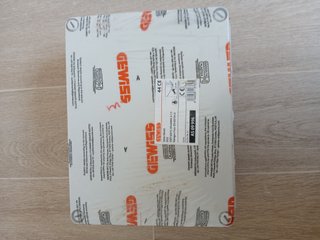 4 cajas de derivación y 1 caja de conexión