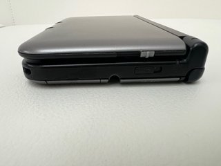 Nintendo 3DS XL Plata/Negra Completa en Caja.