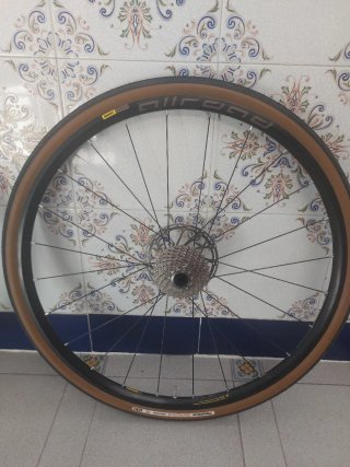 Ruedas Mavic Gravel preparadas para rodar