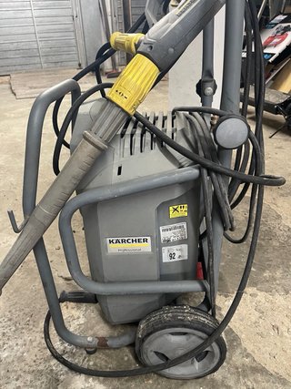 Hidrolimpiadora KARCHER Profesional.
