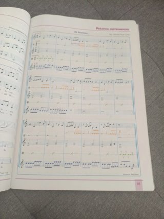 Libro Música 1º Ciclo ESO.gallego.2° ESO