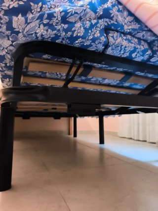 Cama articulada con motor