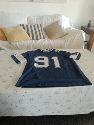 Lote de dos camisetas estilo fútbol americano 91
