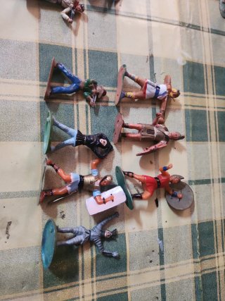 30 Figuras Plástico/Goma Soldados