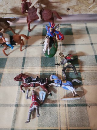 30 Figuras Plástico/Goma Soldados