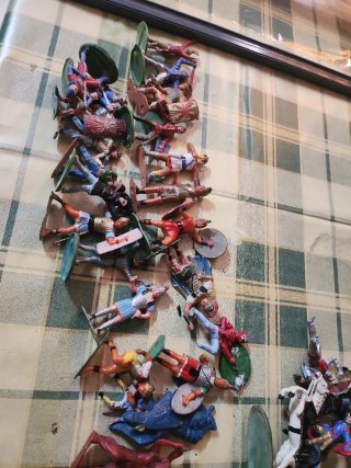 30 Figuras Plástico/Goma Soldados