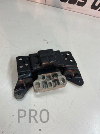 Soporte motor lado cambio ref: 5Q0199555R