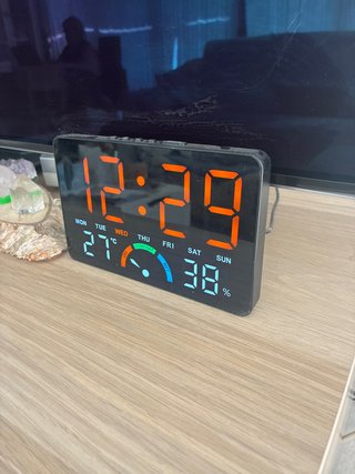 Reloj Digital con Temperatura y Humedad