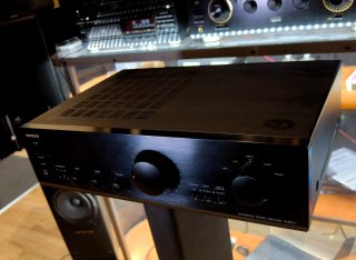 Amplificador Integrado Estéreo Onkyo A-9211