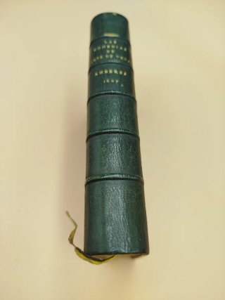 Libro antiguo 1607