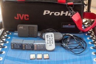 Videocamera JVC GY-HM100 3CCD