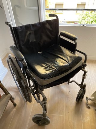 Silla de ruedas con cojín