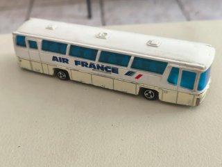 Lote 2 Coches Miniatura: Bus Air France y Ambulanc
