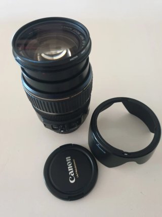 Canon EF-S 17-85mm f/4-5.6 IS USM + Parasol