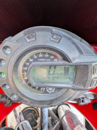 Yamaha Fazer S1 Roja y Blanca