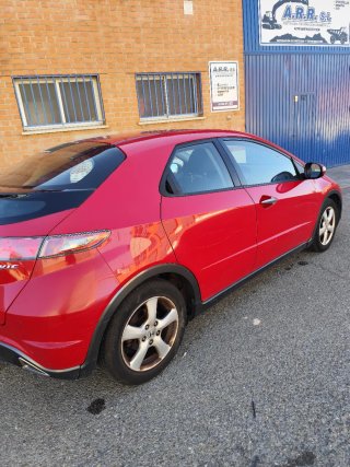 Honda civic mk8 1.4 vtec 100 cv 6 velocidades  6 v