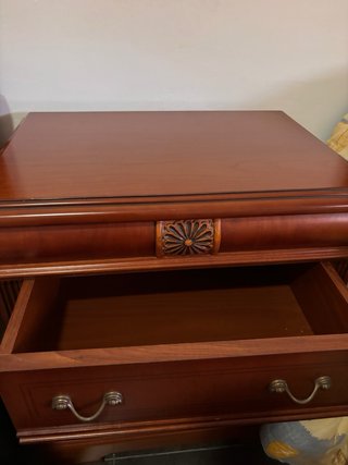 Cabecero y mesita de madera