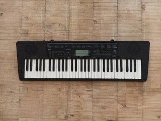 Teclado Casio CTK-3200 con pedal