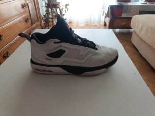 Zapatillas Jordan Stay Loyal 3 Blancas/Negras