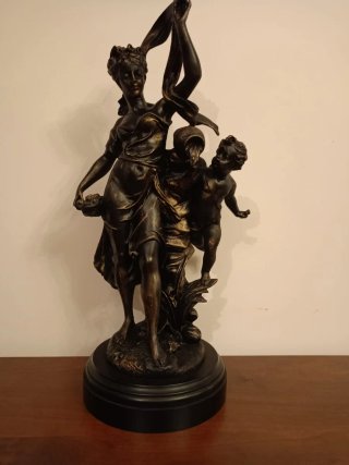 Figura Dama y Niño Bronce