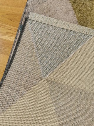 Alfombra geométrica multicolor