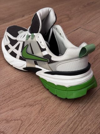 Nike V2K Run Chlorophyll Talla 45.5