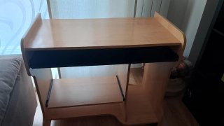 Mesa de ordenador de madera
