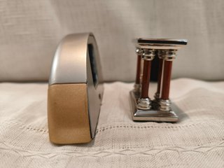 2 Relojes de Sobremesa RHYTHM y J. CLOCK