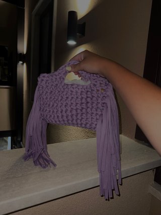 Borsa uncinetto lilla con frange