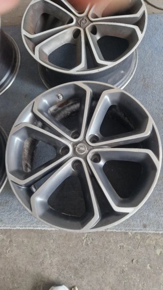 Llantas Opel Zafira 5 radios   en 19 pulgadas
