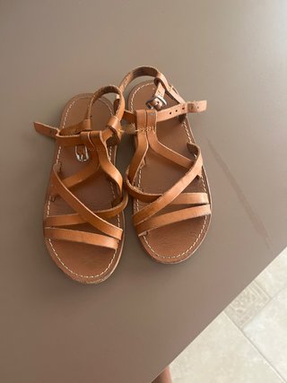 Sandalias de piel para niña