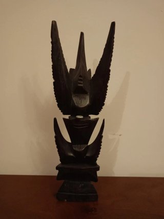 Talla de madera Garuda