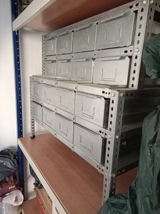 Cajón de herramientas metálico