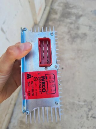 Reductor de tensión IVECO 24V 14A