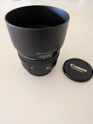 Canon EF 50mm f/1.4 USM + Parasol + Filtro