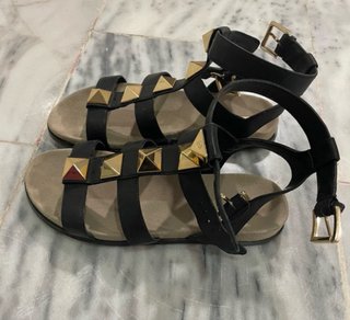 Sandalias Michael Kors Negras y Doradas
