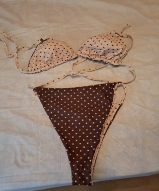 Bikini lunares marrón y blanco