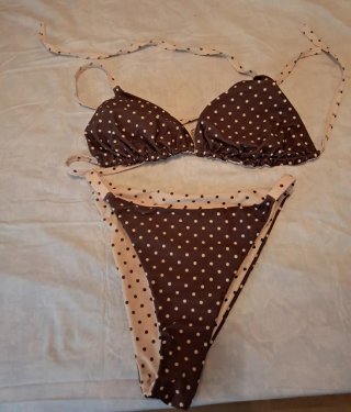 Bikini lunares marrón y blanco