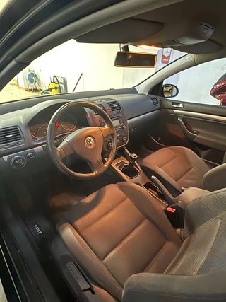 Volkswagen Golf 2004