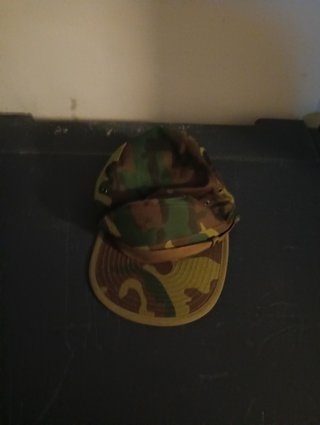 Gorra camuflaje y 1 camiseta arida estilo militar