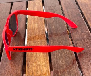Gafas de sol rojas