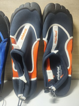 Escarpines MISTRAL talla 45 ( dos pares )