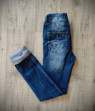 Pantalón vaquero desgastado azul