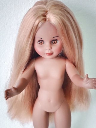 Muñeca pelo rubio ojos marrones,negra,copia nancyn
