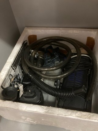 Aquari 60L amb moble. Acuario 60L con mueble