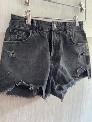 Shorts vaqueros negros rotos