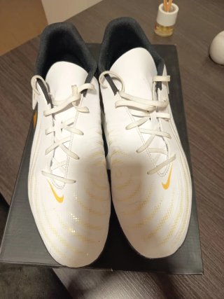 Zapatillas Nike Beige y Negro